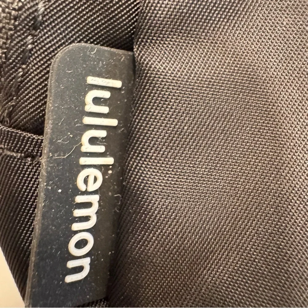 NEW LULULEMON Everywhere Belt Bag Black NWT Black & White Adjustable Strap